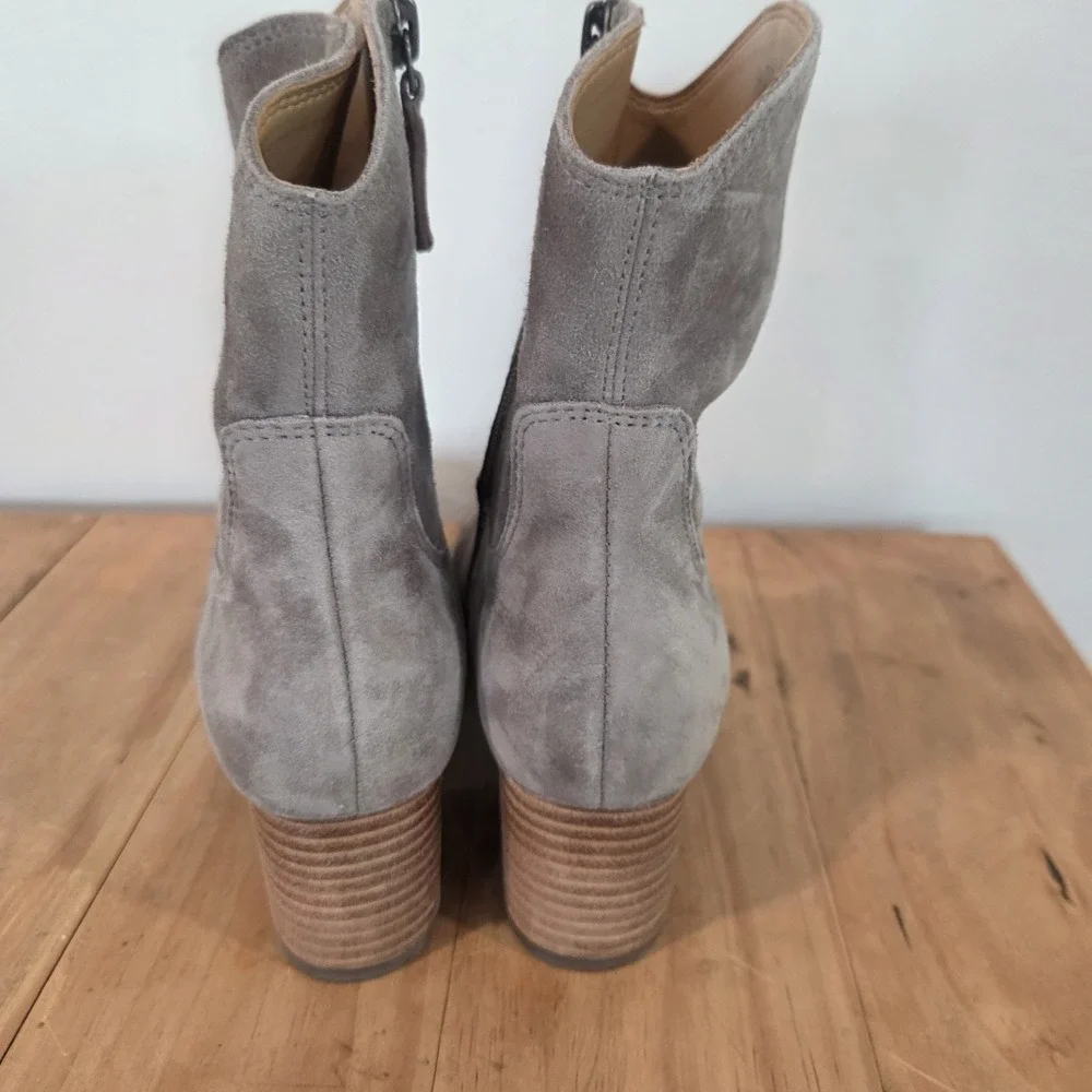 Vionic Bishop Womens 7 Ankle Boots Gray Suede Western Block Heel Zip Booties